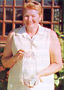 Anke Croteau mit Siegestrophe